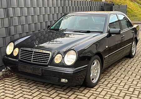 Mercedes-Benz E 320 *TÜV Neu*Automatik*PDC*Winterauto*