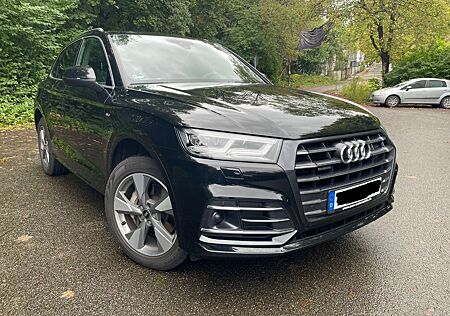 Audi Q5 55 TFSI e S tronic quattro design