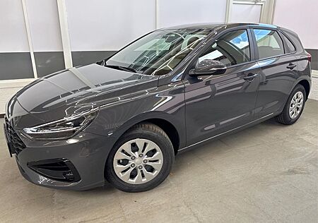 Hyundai i30 STYLE NAVI LED RFK PDC 1.5 MPI 70,6kW96PS...