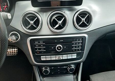 Mercedes-Benz CLA 200 d
