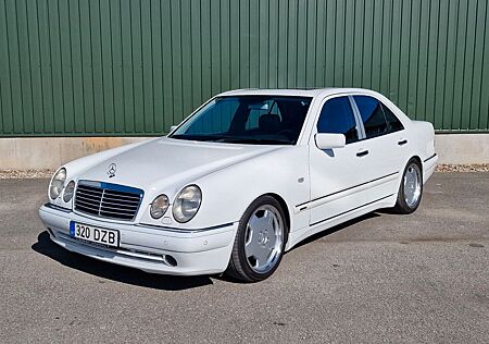 Mercedes-Benz E 55 AMG