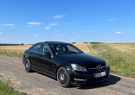 Mercedes-Benz C 300 CDI 4MATIC BlueEFF. AVANTG. Autom. AVA...