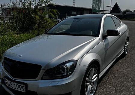 Mercedes-Benz C 250 AMG Sport Coupé Autom. Sport