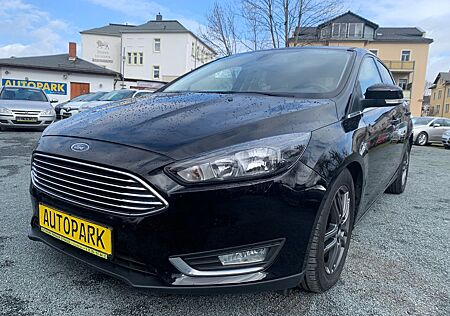 Ford Focus Automatik 5-T. Titanium *Top-Ausst.,Nr.74
