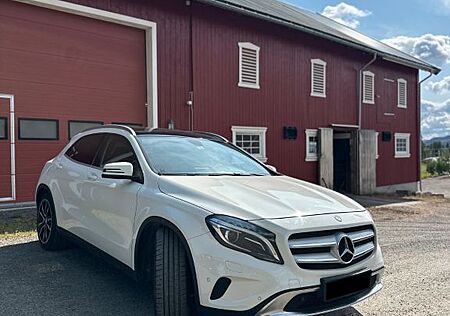 Mercedes-Benz GLA 200 CDI 4MATIC DCT Urban