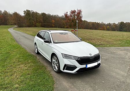 Skoda Octavia 1.4 TSI iV DSG RS COMBI RS - VOLL, AHK