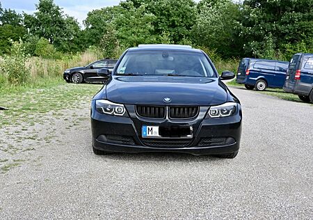 BMW 320i -
