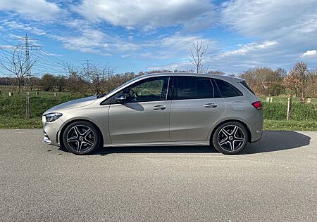Mercedes-Benz B 220 4MATIC DCT -