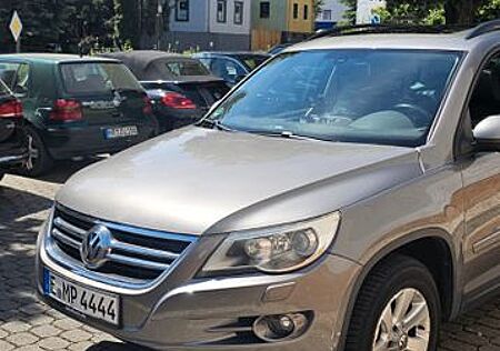 VW Tiguan Volkswagen 2.0 TDI Automatik 4MOTION Track & Fie...