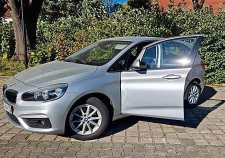 BMW 2er 220 Active Tourer 220i - Modell Advantage