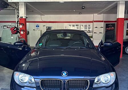 BMW 118i -Blau TÜV Neu, Scheckheft