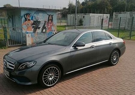 Mercedes-Benz E 200 AVANTGARDE Autom. AVANTGARDE