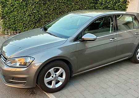 VW Golf Volkswagen 1.2 TSI 63 kW