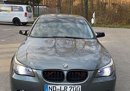 BMW 520i A -