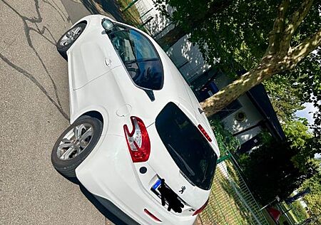 Peugeot 208 1.6 Allure e-HDi 92 ETG6 STOP & START Allure