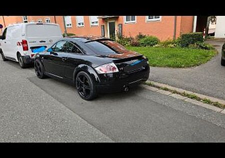 Audi TT Coupe 1.8T 140 kW -