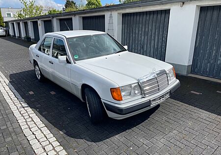 Mercedes-Benz 200 W 124/ 136 PS H-Kennz 7/ 24 Alu Felgen SD