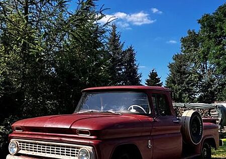Chevrolet C 10 Apache mit 5,7 l V 8 H-Kennzeichen