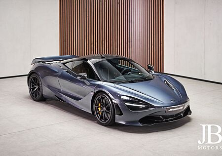 McLaren 720S Coupe Launch Edition Lift Carbon