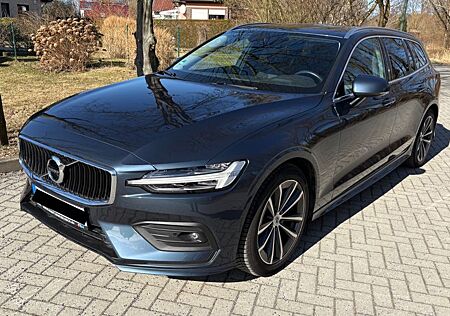 Volvo V60 D3 Momentum Pro AUT + LHZ + RFK + ACC + H&K