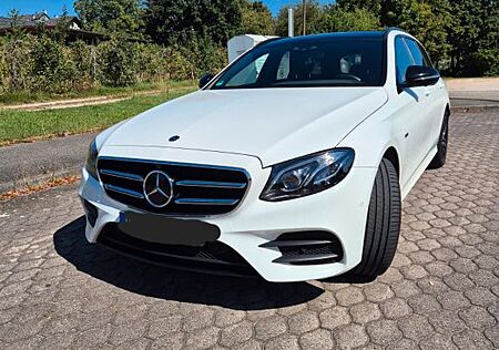 Mercedes-Benz E 300 de T AMG+NIGHT+PANO+HUD+360