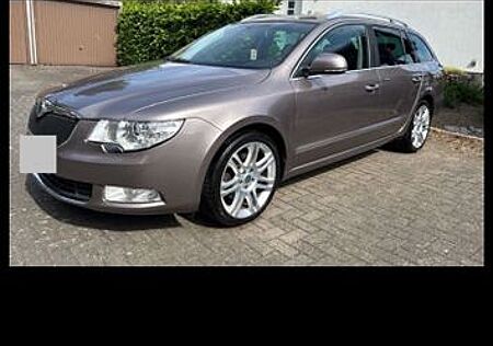 Skoda Superb 2.0 TDI 125kW DSG Ambition Combi Ambition