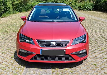 Seat Leon FR AHK Sound Pano Kam Alkantara Abstand DAB