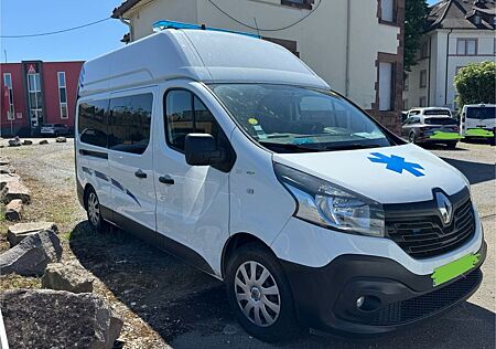 Renault Trafic Ambulance Krankenwagen Rettungswagen Navi