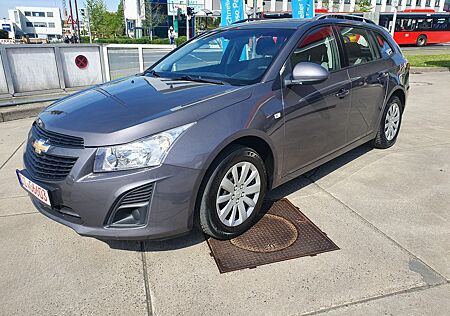 Chevrolet Cruze Station Wagon LS+ Tüv Neu