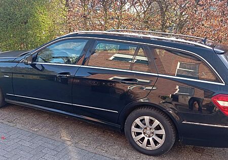 Mercedes-Benz E 220 CDI T ELEGANCE