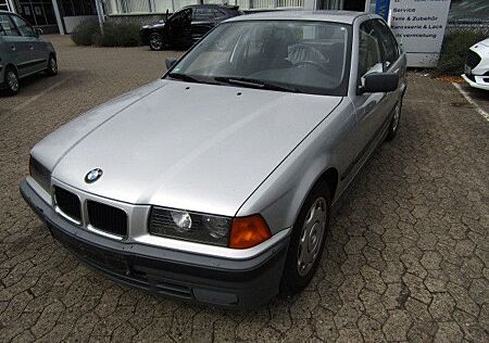 BMW 318i