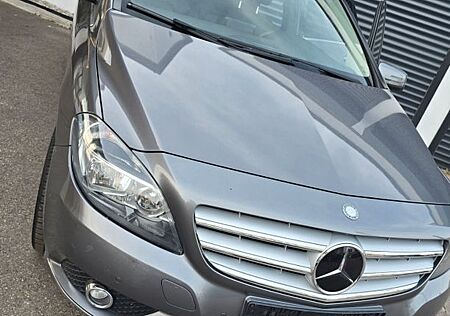 Mercedes-Benz B 200 CDI Daimler (D)