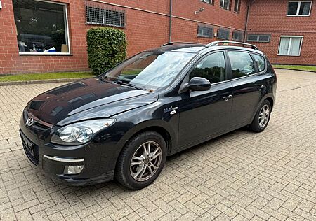 Hyundai i30 CW blue 1.4 Classic