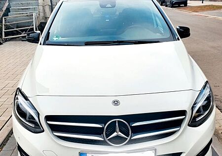 Mercedes-Benz B 220 d 4MATIC DCT PEAK, Pano, Leder, Camera