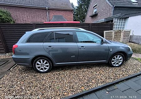 Toyota Avensis Combi 2.0 D-4D -