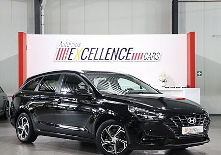 Hyundai i30 i30CW 1.6 CRDI INTRO-EDITION / PANORAMA,LED,AHK