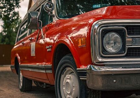 Chevrolet Suburban Carryall Ambulance | Oldtimer 1970 | V8