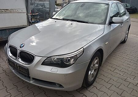 BMW 523i