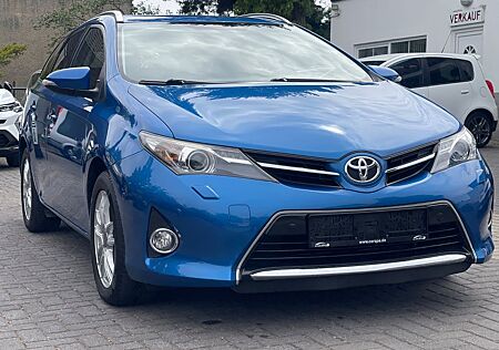 Toyota Auris Touring Sports Life+