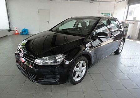 VW Golf Volkswagen VII Lim. Trendline BMT