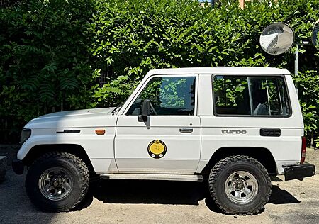 Toyota Land Cruiser LJ70