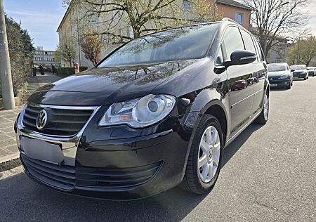 VW Touran Volkswagen 1.6 Freestyle 7*Sitze Klima* AHK*
