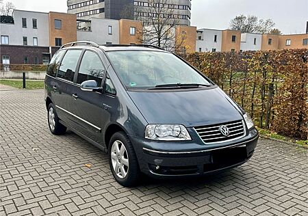 VW Sharan Volkswagen 2.0TDI (DPF) Highline Alcantara SD 1 Hd !