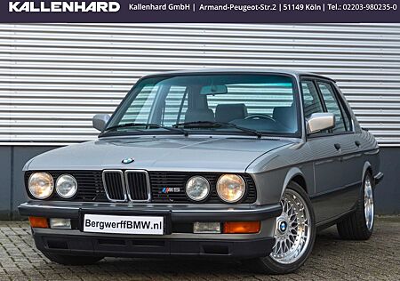 BMW M5 -E28-Voll-Restauration