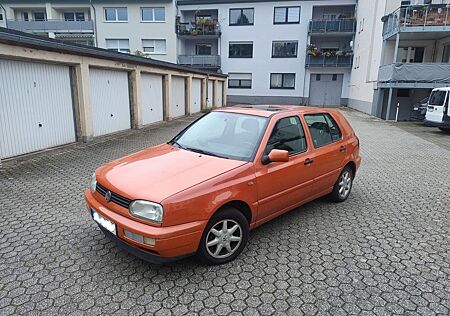 VW Golf Volkswagen 3 - 1.8 JOKER - Bj. 1997 !