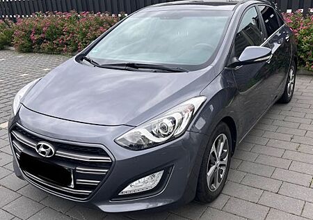 Hyundai i30 blue 1.4 PASSION PASSION