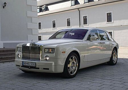 Rolls-Royce Phantom - -