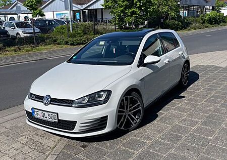 VW Golf Volkswagen 2.0 TDI BMT GTD/PANO/PERLEFECT/METALIC