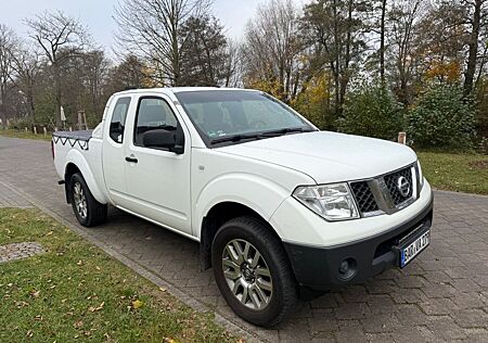 Nissan Navara King Cab, LKW-Zul. HU Neu, 12fach bereift