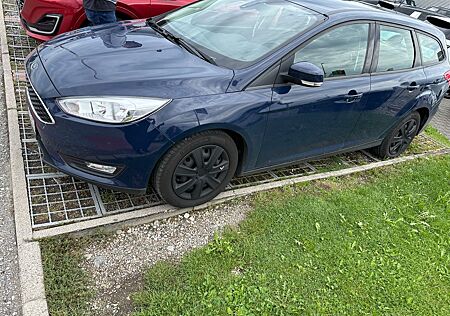 Ford Focus 1,0 EcoBoost 74kW Ambiente Turnier Amb...